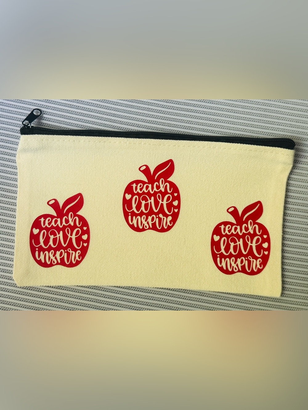 Hand Crafted Canvas Zipper Pouch - Picture 4 of 7